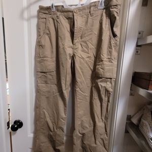Men's khaki cargo pants